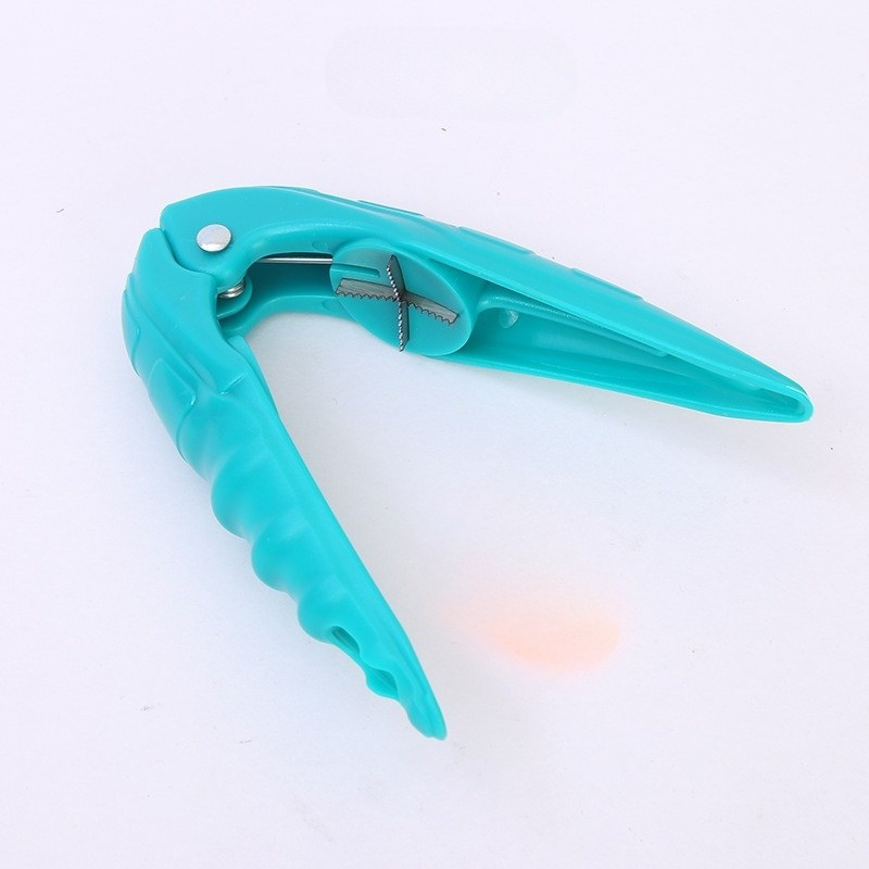 Globetrek° NutCracker 1+1 GRATIS: Enkel Att Använda Hög Kvalitet Ergonomisk Nötknäppare