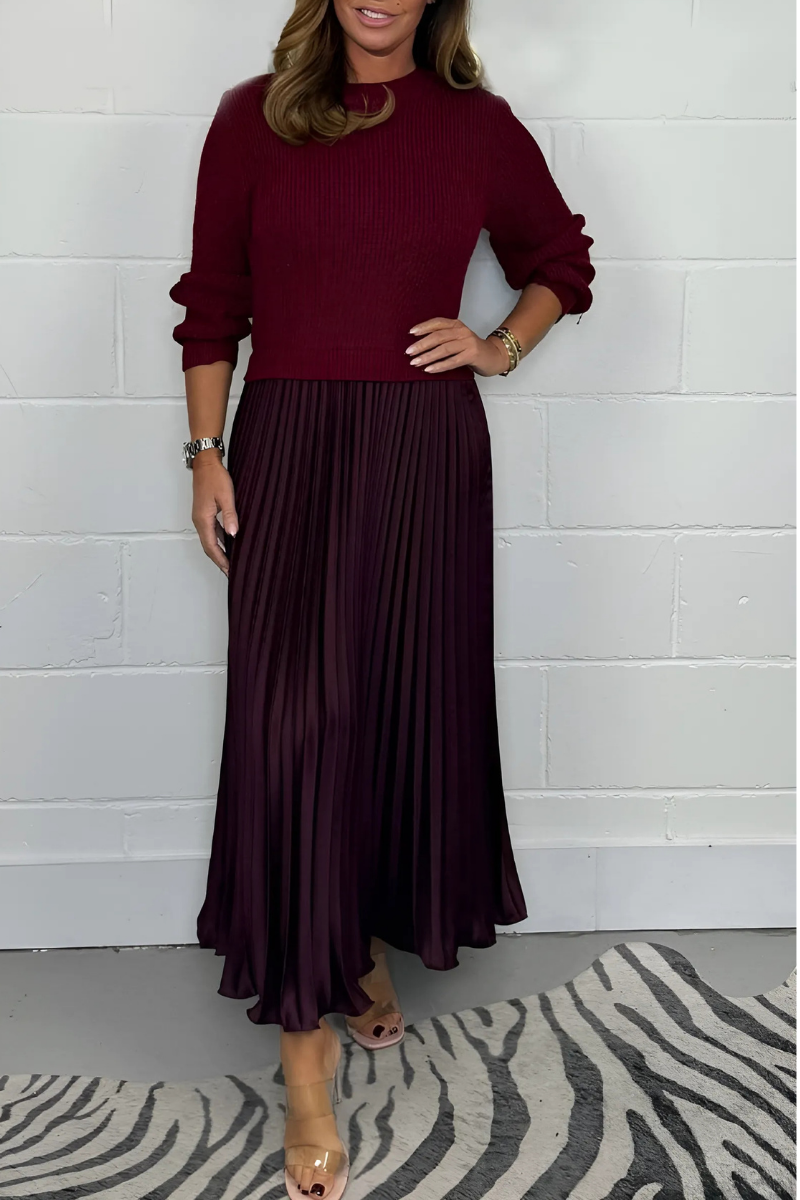 Icone™ PleatedDress: Långärmad Topp Med Elegant Plisserad Nederkant Klänning