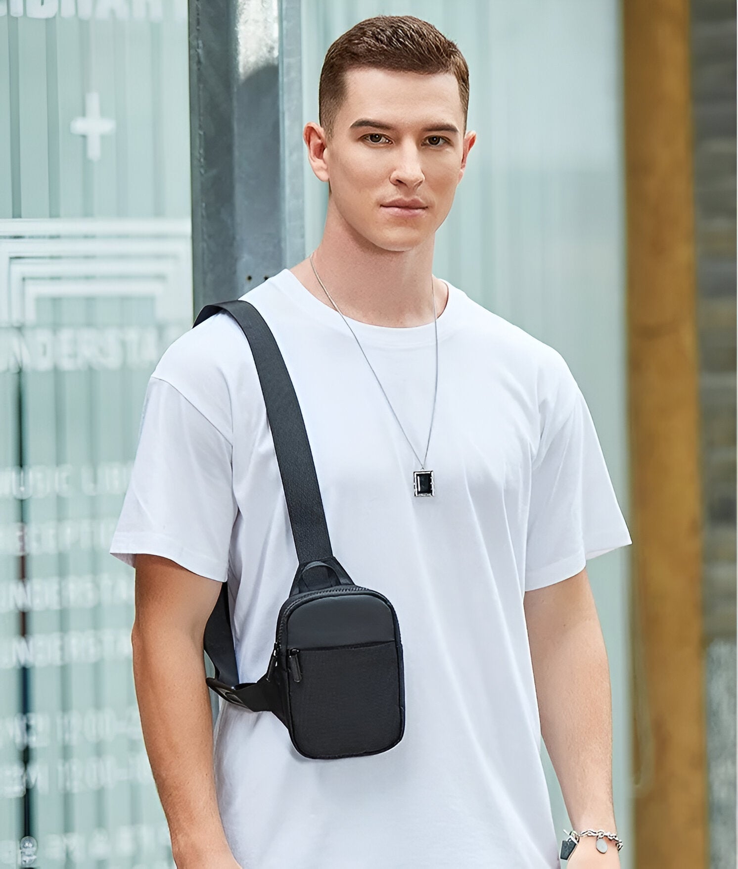 Icone™ ChestBag 1+1 GRATIS: Justerbar Rem Unisex Mini Sling Bröstväska
