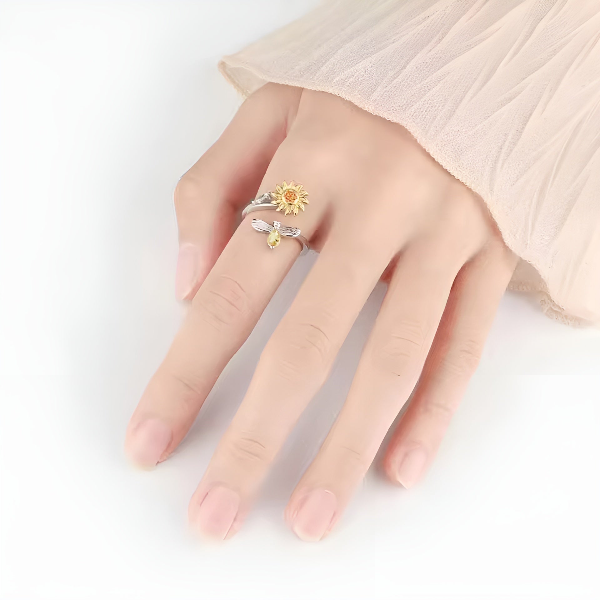 Jewelance™ SunflowerRing 1+1 GRATIS: Elegant Justerbar Snurrande Solros Ring