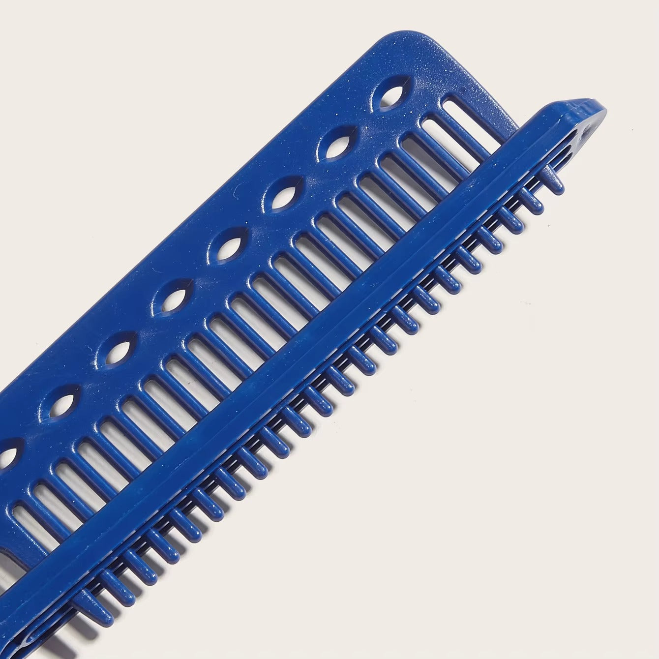 Rose® V-ShapedComb 1+1 GRATIS: V-Formad Hårstylingkam
